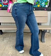 Load image into Gallery viewer, Judy Blue Rhinestone Jeans