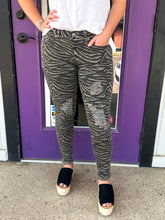 Load image into Gallery viewer, Zebra Pants